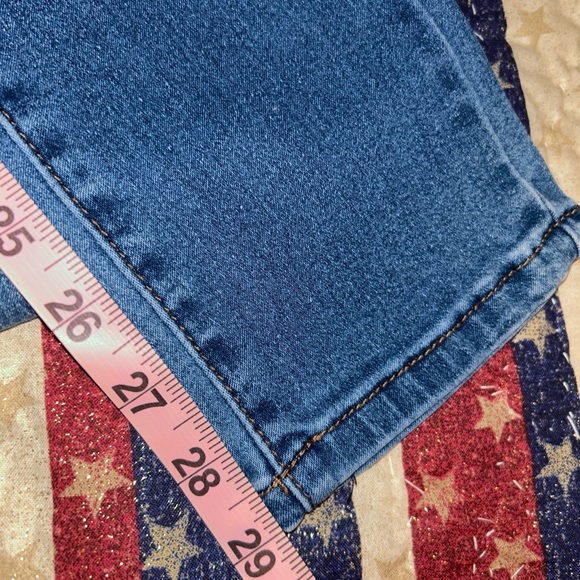 BAMBOO JEANS FADED WITH MEDIUM WASH DENIM, SKINNY FIT JUNIORS 9/10 - Picture 4 of 9